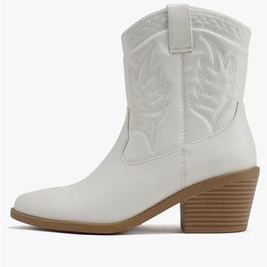 White ankle boots size 9
